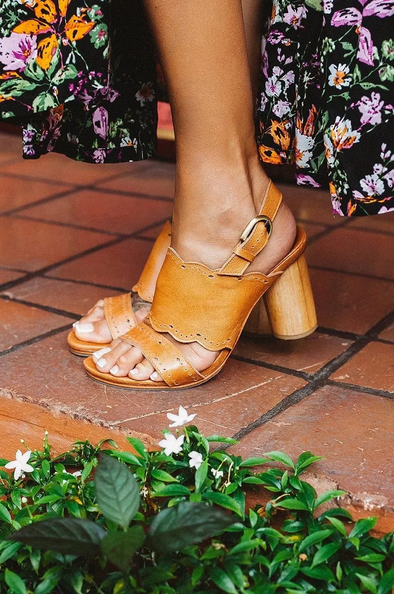 Crystal Glow Leather Heels in Vintage Tan