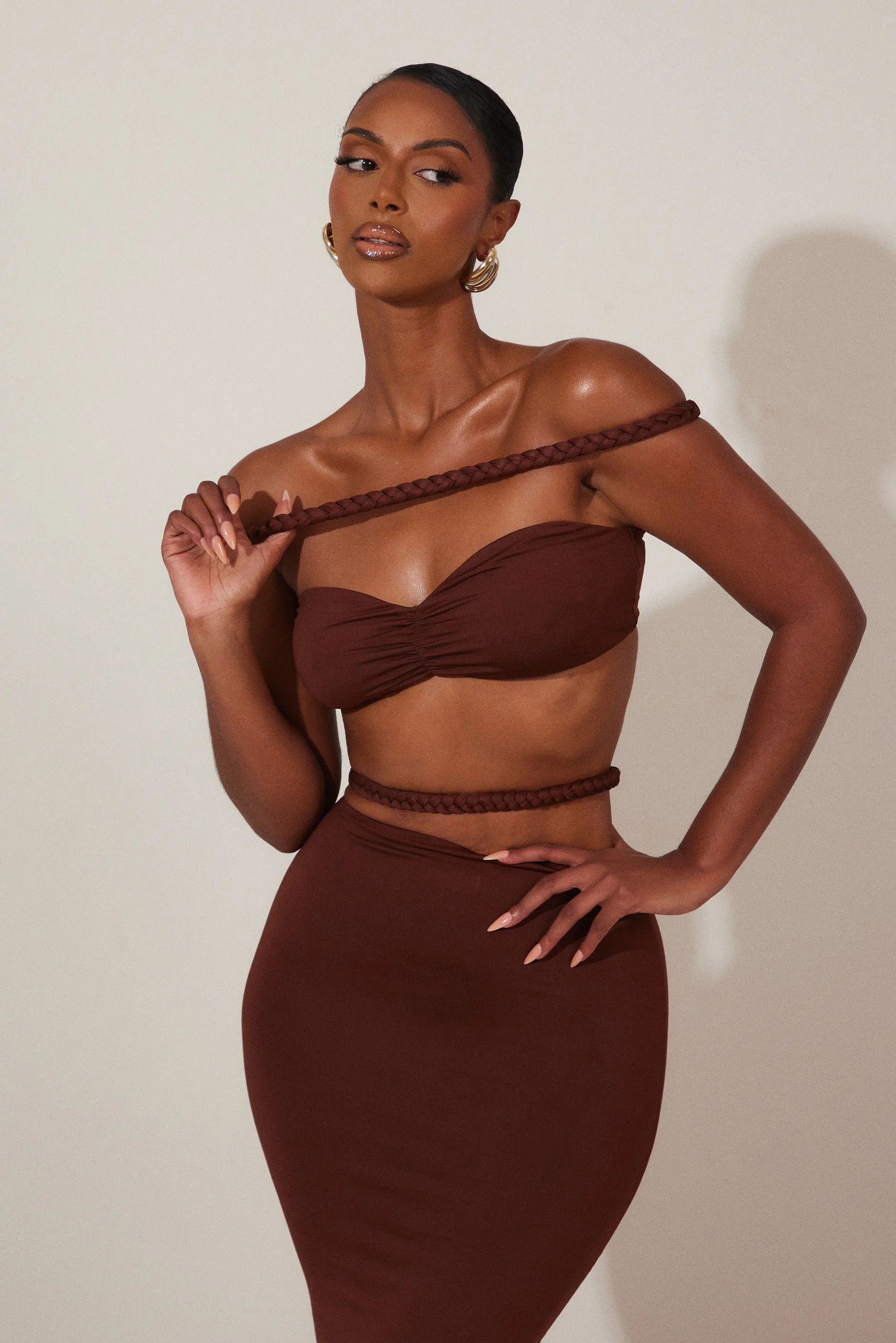 The Palila Set in Brown